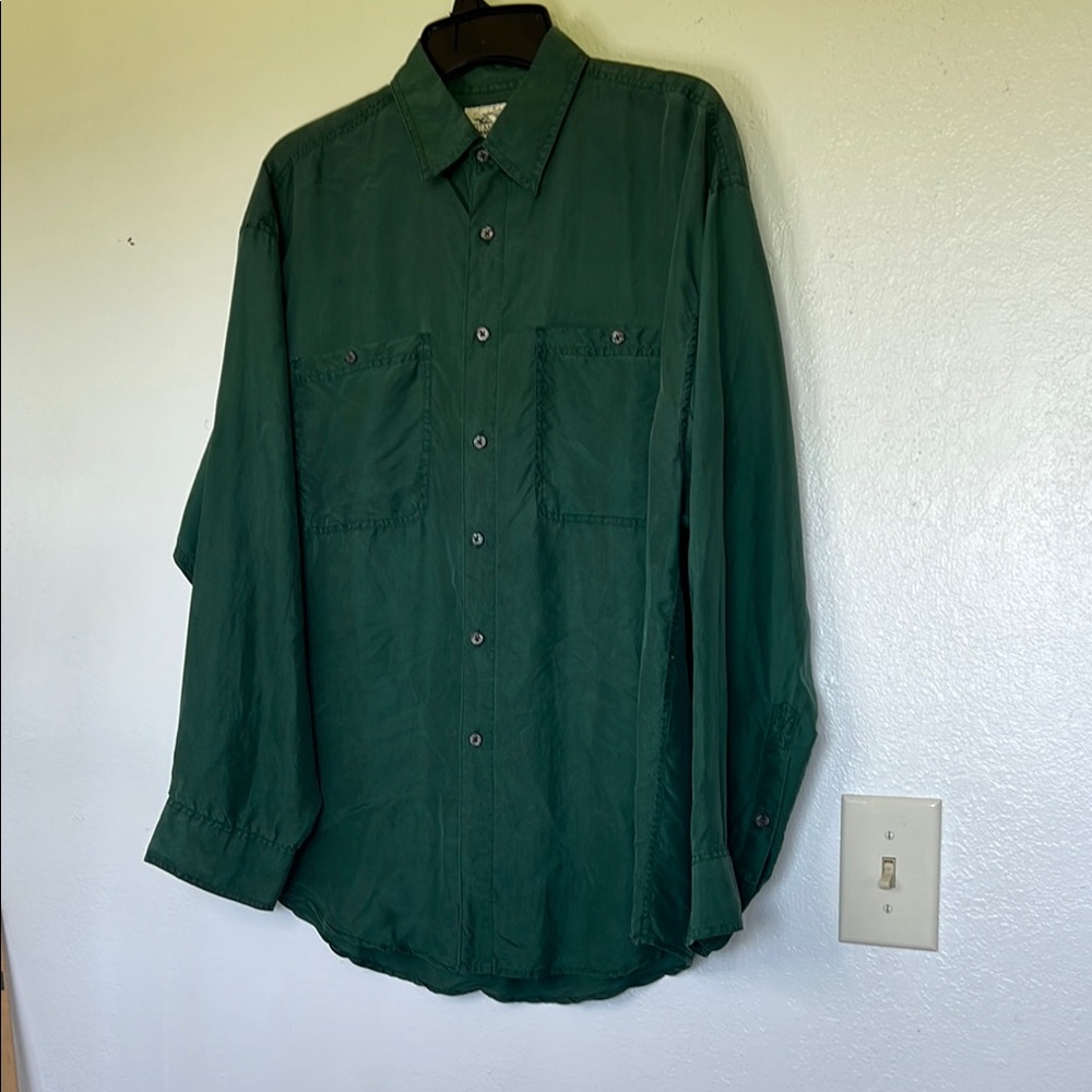 Men’s Green Button-Up Shirt  2 from pockets long sleeve 100% Silk Sz Large